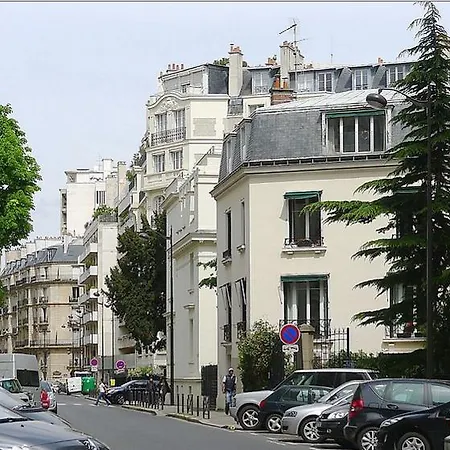 1 Square Du Docteur Blanche - 16