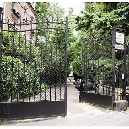 1 Square Du Docteur Blanche - 16 4*