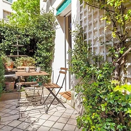 1 Square Du Docteur Blanche - 16 Oda ve Kahvaltı Paris
