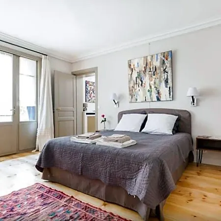 1 Square Du Docteur Blanche - 16 Bed and breakfast