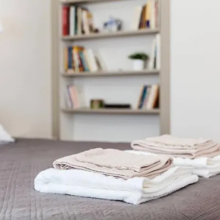 Bed & Breakfast 1 Square Du Docteur Blanche - 16 Paris