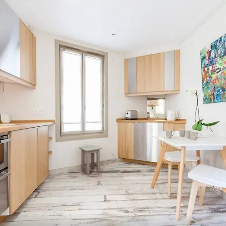 1 Square Du Docteur Blanche - 16 Bed & Breakfast Paris